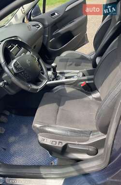 Хэтчбек Citroen C4 2011 в 