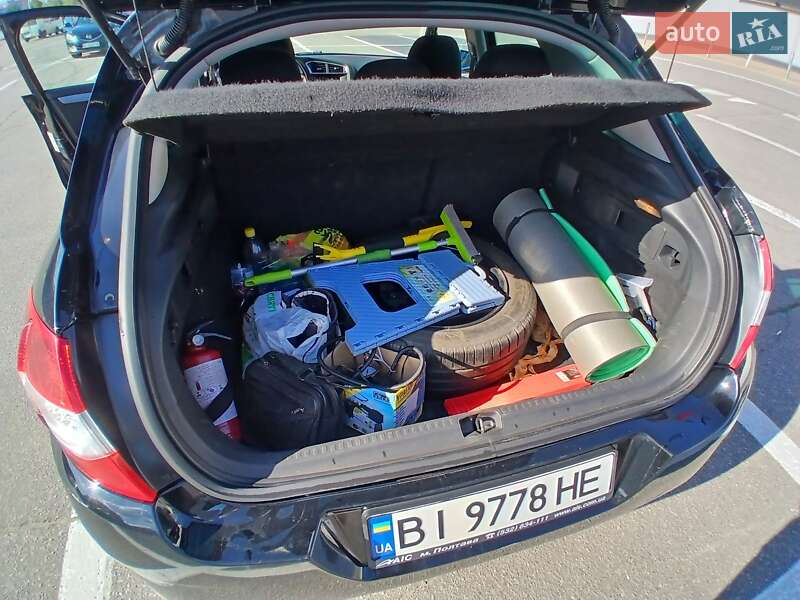 Хэтчбек Citroen C4 2011 в Полтаве
