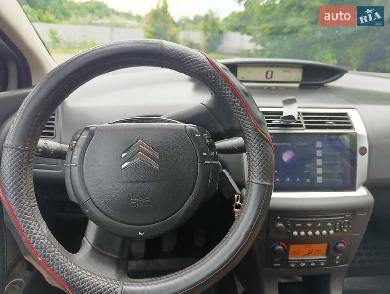 Хэтчбек Citroen C4 2010 в Обухове