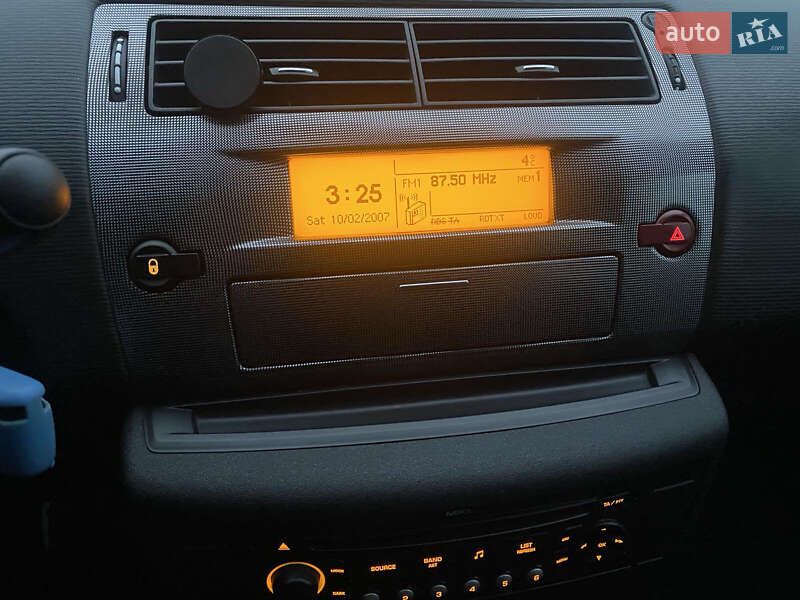 Хэтчбек Citroen C4 2009 в Прилуках фото 13 Хэтчбек Citroen C4 2009 в Прилуках