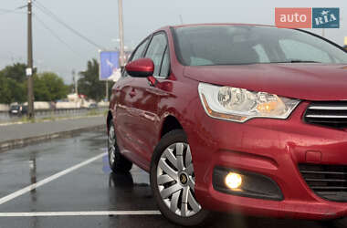 Хэтчбек Citroen C4 2012 в 