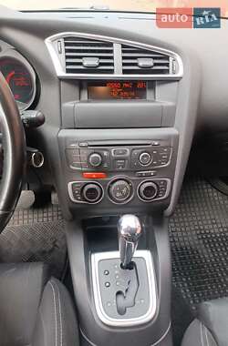 Хэтчбек Citroen C4 2011 в 