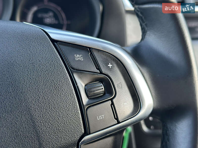 Хэтчбек Citroen C4 2016 в Киеве фото 28 Хэтчбек Citroen C4 2016 в Киеве