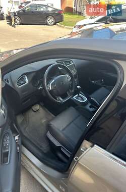 Хэтчбек Citroen C4 2012 в 