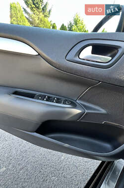 Хэтчбек Citroen C4 2012 в 