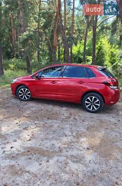 Хэтчбек Citroen C4 2017 в 
