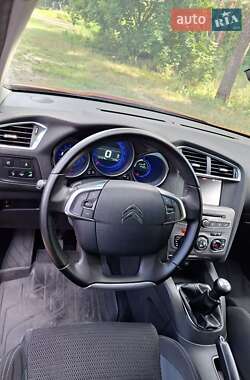 Хэтчбек Citroen C4 2017 в 