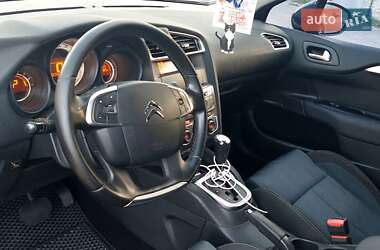 Хэтчбек Citroen C4 2012 в 