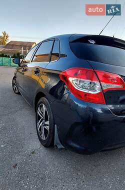 Хэтчбек Citroen C4 2012 в 