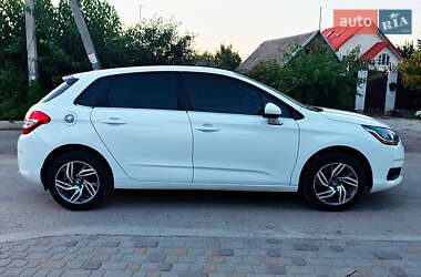 Хэтчбек Citroen C4 2013 в 