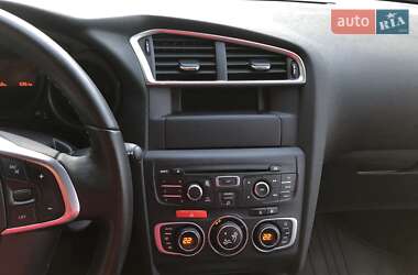 Хэтчбек Citroen C4 2013 в 