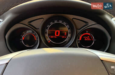 Хэтчбек Citroen C4 2014 в 