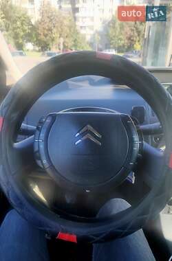 Хэтчбек Citroen C4 2009 в 