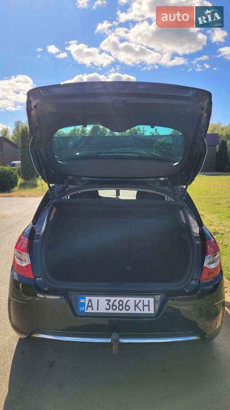 Хэтчбек Citroen C4 2011 в Вишневом