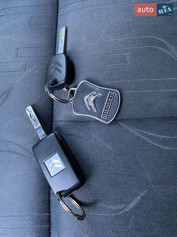 Хетчбек Citroen C4 2011 в Полтаві фото 14 Хетчбек Citroen C4 2011 в Полтаві