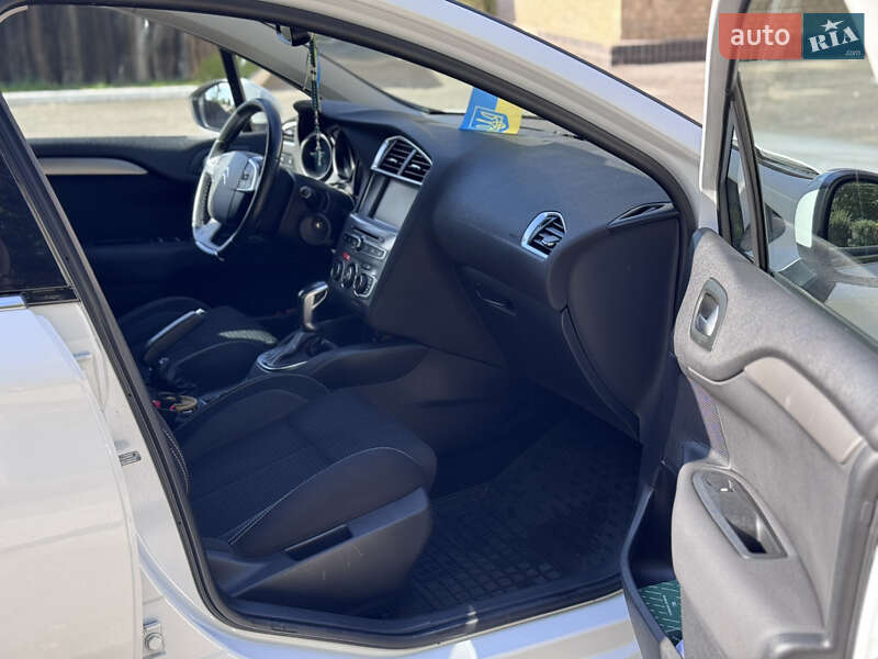 Хэтчбек Citroen C4 2015 в Киеве