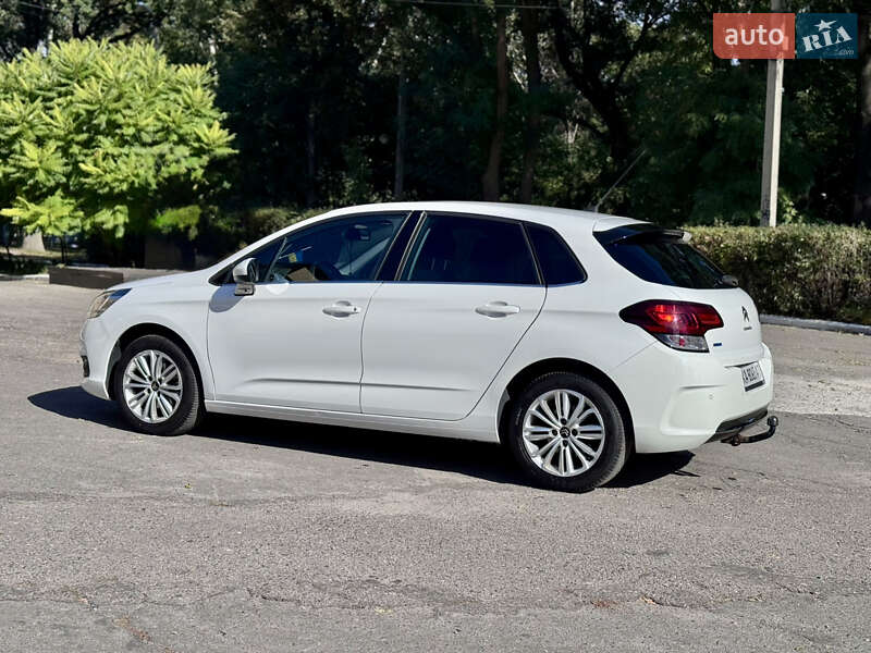 Хэтчбек Citroen C4 2015 в Киеве