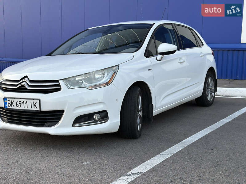 Хэтчбек Citroen C4 2012 в 