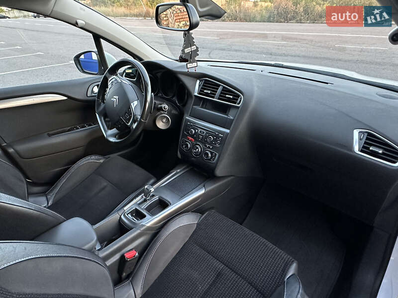 Хэтчбек Citroen C4 2012 в Ровно