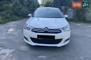 Хэтчбек Citroen C4 2013 в 