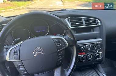 Хэтчбек Citroen C4 2013 в 