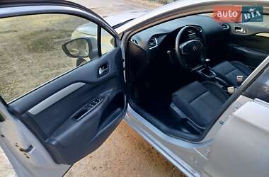Хэтчбек Citroen C4 2011 в 