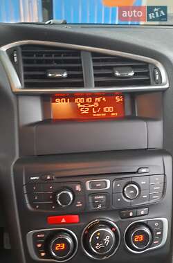 Седан Citroen C4 2012 в  фото 25 Седан Citroen C4 2012 в