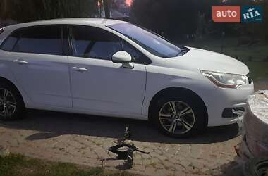 Седан Citroen C4 2012 в  фото 47 Седан Citroen C4 2012 в