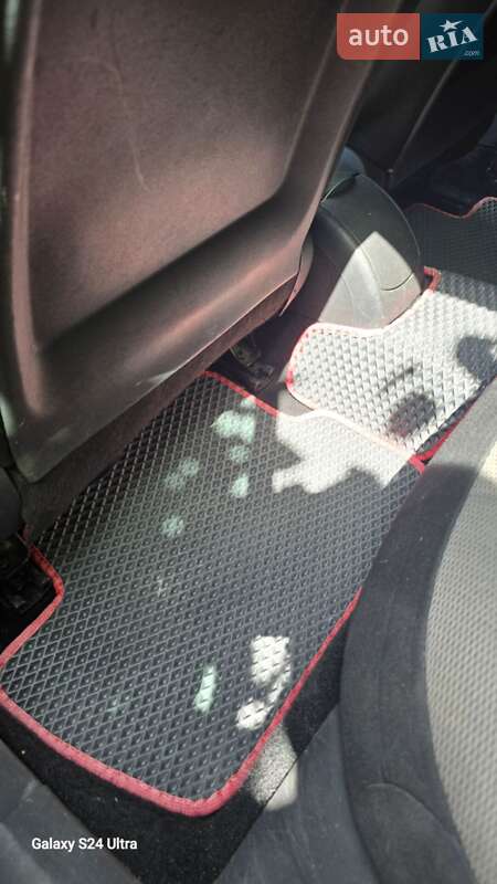 Хетчбек Citroen C4 2006 в Києві фото 3 Хетчбек Citroen C4 2006 в Києві