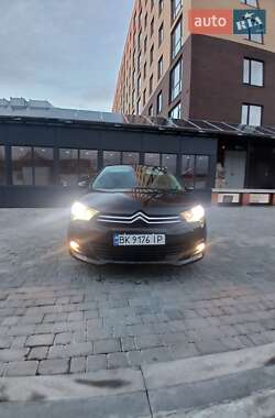 Хэтчбек Citroen C4 2012 в 