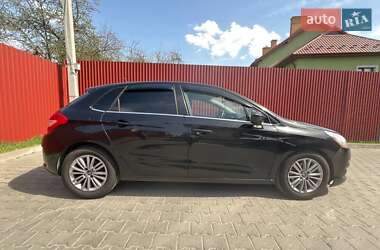Хэтчбек Citroen C4 2012 в 