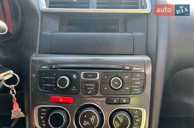 Хэтчбек Citroen C4 2012 в 