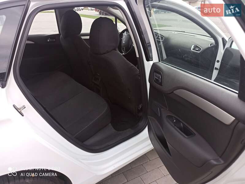Хетчбек Citroen C4 2012 в Миргороді фото 21 Хетчбек Citroen C4 2012 в Миргороді