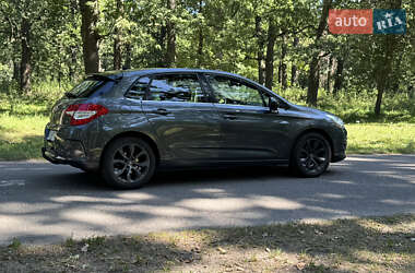Хэтчбек Citroen C4 2012 в 