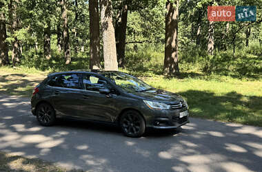 Хэтчбек Citroen C4 2012 в 