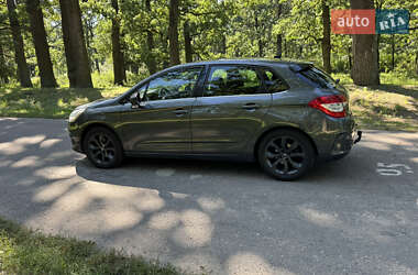 Хэтчбек Citroen C4 2012 в 
