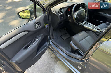Хэтчбек Citroen C4 2012 в 