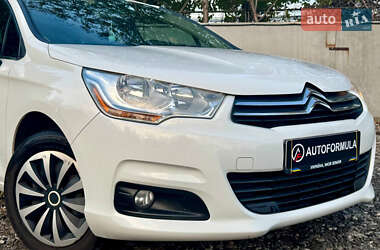 Хэтчбек Citroen C4 2012 в 