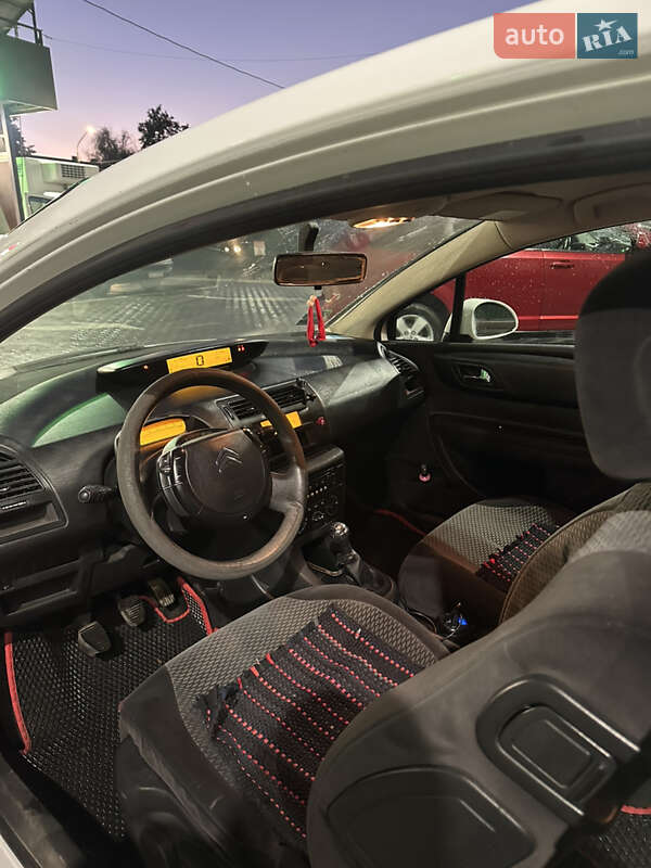 Купе Citroen C4 2008 в Хотине