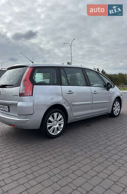 Хэтчбек Citroen C4 2009 в 