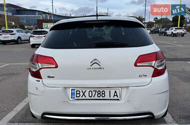 Хэтчбек Citroen C4 2012 в 