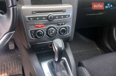 Хэтчбек Citroen C4 2016 в 