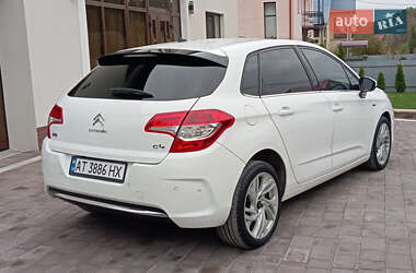 Хэтчбек Citroen C4 2012 в 