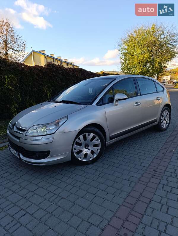 Хетчбек Citroen C4 2008 в 