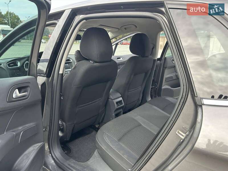 Хетчбек Citroen C4 2016 в Черкасах фото 11 Хетчбек Citroen C4 2016 в Черкасах