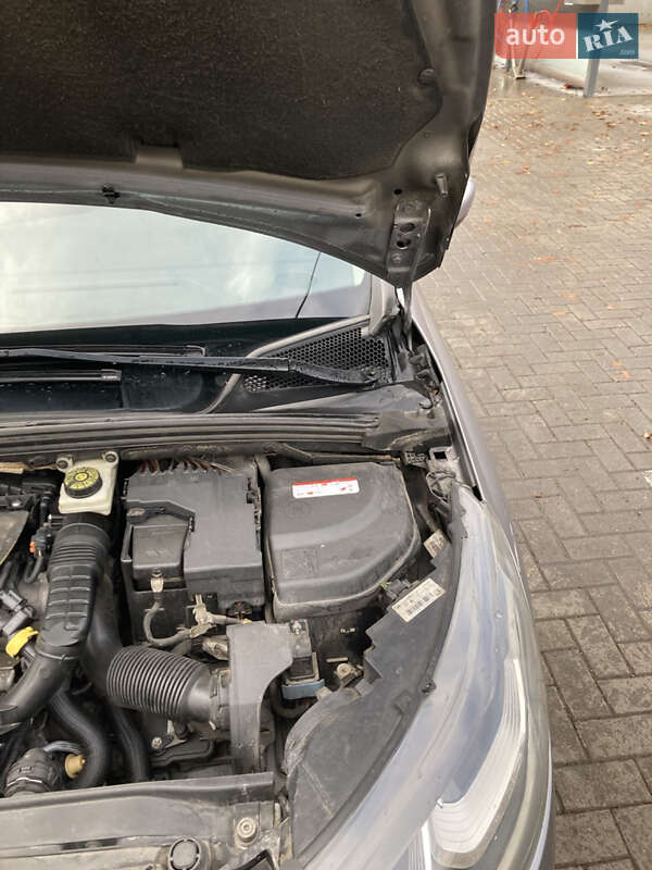 Хэтчбек Citroen C4 2016 в Львове фото 16 Хэтчбек Citroen C4 2016 в Львове