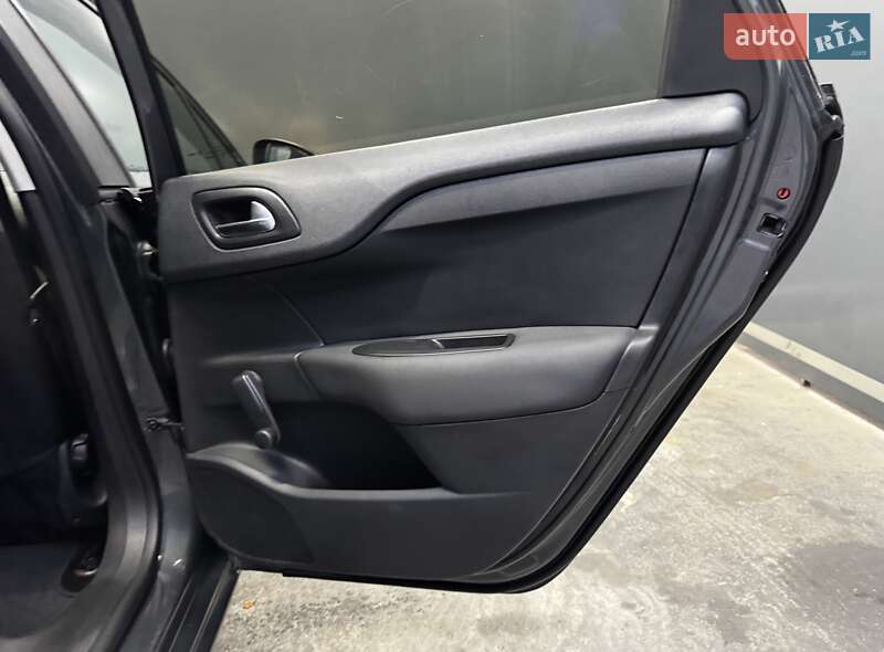 Хэтчбек Citroen C4 2012 в Киеве