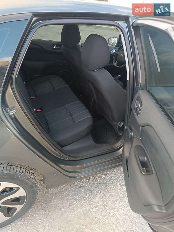 Хетчбек Citroen C4 2011 в Товсте