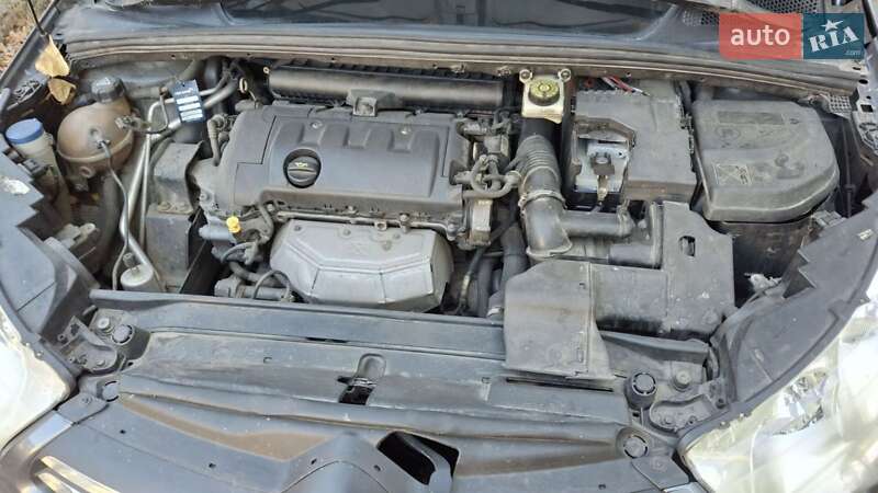 Хетчбек Citroen C4 2011 в Києві фото 4 Хетчбек Citroen C4 2011 в Києві