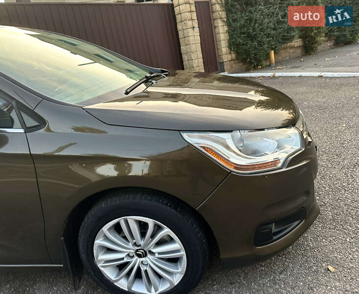 Хетчбек Citroen C4 2014 в Дніпрі